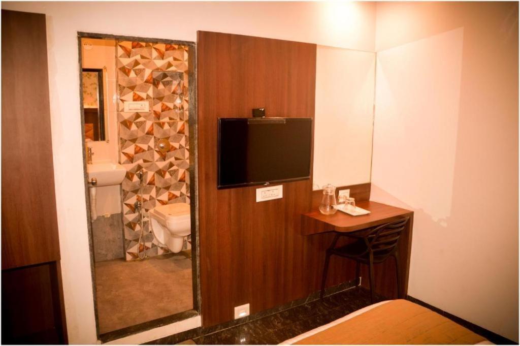 Glitz Hotels The Ar Residency - Nr Thane Railway Station Εξωτερικό φωτογραφία